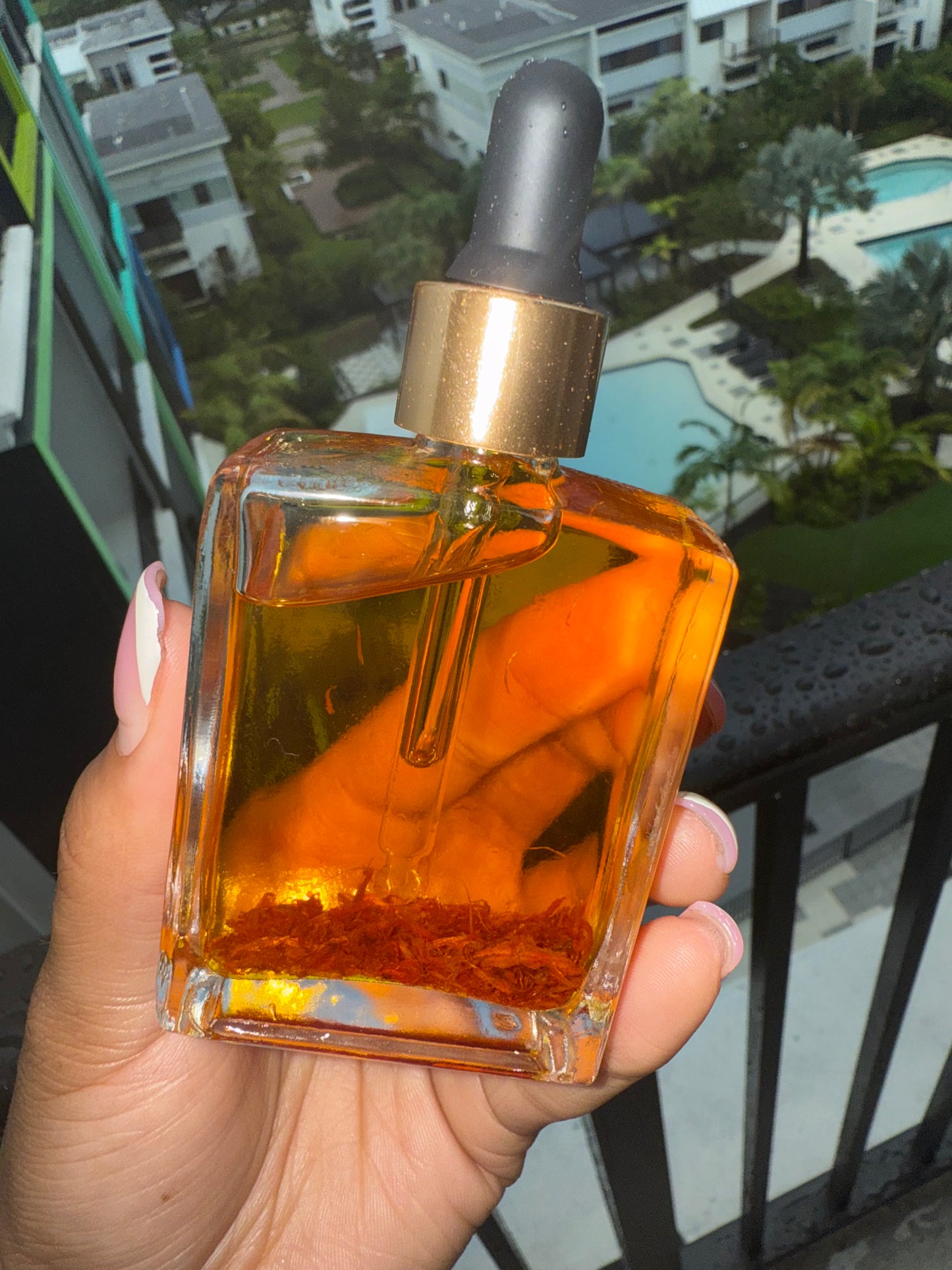 *One of One Tumeric + Carrot + Kogic Acid Brightening Oil